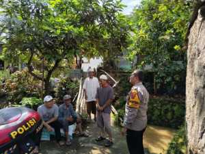 Cegah Bencana Alam, Bhabinkamtibmas Polsek Ciawi Ajak Masyarakat Jaga Kebersihan dan Tertib Aturan.