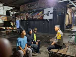 Kontrol Ronda Malam, Bhabinkamtibmas Babakan Madang Tekankan Pentingnya Peran Warga dalam Menjaga Kamtibmas