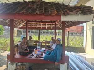 Dekatkan Diri ke Tokoh Agama dan Warga, Bhabinkamtibmas Ciawi Gencarkan Sambang Kamtibmas.
