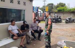 Sinergitas TNI-POLRI, Bhabinkamtibmas dan Babinsa Sambangi Warga Desa Putat Nutug Beri Imbauan Kamtibmas.