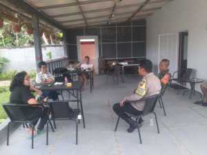 TNI-POLRI, Bhabinkamtibmas dan Babinsa laksanakan patroli sambang di Desa Tamansari.