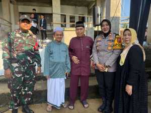 Kapolsek Dramaga Silahturahmi Giat Kunjungan Ke Tokoh Agama Dan Masyarakat Kecamatan Dramaga Ajak Jaga Kondusifitas Cegah Gangguan Kamtibmas.