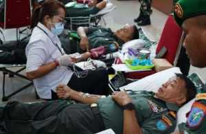 Anggota Kodim 1016/Plk Ikuti Donor Darah Dalam Rangka HUT Ke-67 Kodam XII/Tanjung Pura.