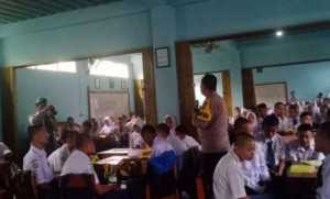 Polsek Ciampea Sosialisasikan Bahaya Narkoba dan Tertib Berlalu Lintas dalam MPLS SMK Geo Informatika.