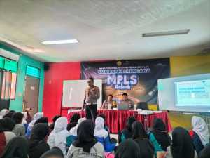 Polsek Citeureup Berikan Pembinaan Tertib Lalu Lintas dan Bahaya Narkoba kepada Siswa Baru SMK Bakti Kencana.