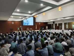 Polsek Ciawi Polres Bogor Sampaikan Edukasi Pencegahan Narkoba Dan Bullying Kepada Siswa SMK Amaliah.