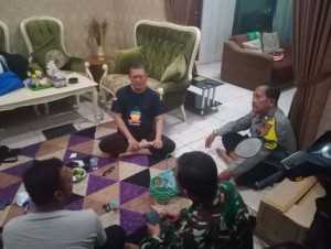 Sinergitas Bhabinkamtibmas dan Babinsa di Ciampea, Sambangi Warga Guna Tingkatkan Kamtibmas.