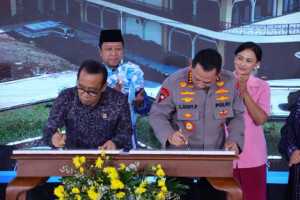 Kapolri: SMA Kemala Taruna Bhayangkara dan SMA Global Darussalam Academy Siapkan Calon Pemimpin Harapan Bangsa.