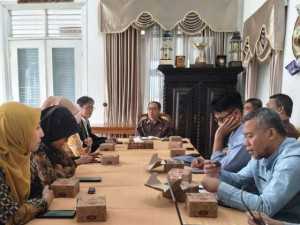 Sekda Sukabumi Terima Politeknik Sukabumi Bahas Program Kuliah Gratis untuk Mahasiswa Berprestasi dan Kurang Mampu