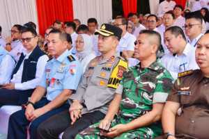 Kapolres Bogor AKBP Wikha Ardilestano, S.H., S.I.K., M.Si. Turut Sukseskan Launching Nasional Koperasi Merah Putih di Desa Hambalang.