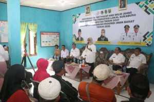 Sekda Sukabumi Terima Kunjungan Kerja Staf Khusus Menteri Transmigrasi, Serahkan Sertipikat Hak Milik Warga Transmigrasi Lokal