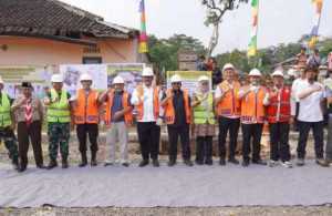 Ketua DPRD Kabupaten Sukabumi Hadiri Peletakan Batu Pertama Alun-Alun Jampangtengah