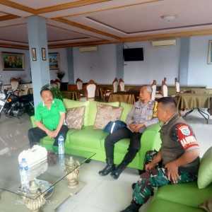 Sinergitas TNI-POlRI Bhabinkamtibmas Dan Babinsa Warga Kampung Anyar Cisarua.