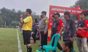 Bhabinkamtibmas Polsek Rumpin Sambangi Warga dan Sampaikan Himbauan Kamtibmas Jelang Turnamen Sepak Bola Mekarsari Cup XIV dan HUT RI ke-80.