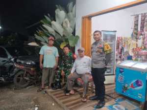 Bhabinkamtibmas Polsek Cileungsi Bersama Babinsa Patroli Sambang Satkamling, Sampaikan Pesan Kamtibmas.