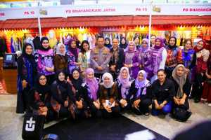 Kapolri Tinjau Bazar Kreasi Bhayangkari Nusantara 2025, Dorong Pertumbuhan UMKM.