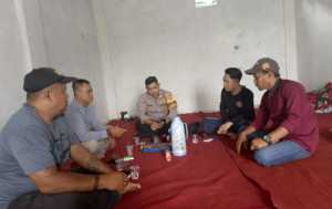 Bhabinkamtibmas Polsek Cijeruk Rutin Sambangi Warga, Pererat Kedekatan dan Cegah Gangguan Kamtibmas.