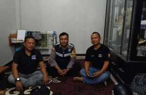 Bhabinkamtibmas Polsek Cijeruk Sambangi Warga Desa Srogol, Pererat Hubungan Dengan Masyarakat.