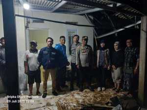 Respon Cepat Polsek Rancabungur Bersama Stakeholder Terkait Lakukan Evakuasi dan Pembersihan Luapan Sungai Cidepit.