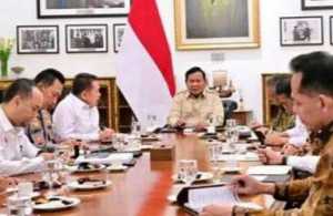 Prabowo Mendadak Kumpulkan Kapolri-Jaksa Agung di Istana Semalam, Ada Apa?