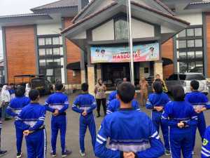 Kapolsek Dramaga Cek Latihan Paskibraka Giat Siswa/Siswi Pelajar terpilih dari berbagai perwakilan sekolah di kecamatan Dramaga.