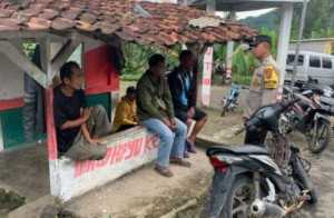 Bhabinkamtibmas Polsek Nanggung Sambangi Warga Desa Bantarkaret, Tegaskan Pentingnya Kamtibmas.