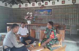 Sinergi Bhabinkamtibmas dan Babinsa di Desa Pasir Jaya, Wujudkan Kamtibmas dan Cegah TPPO.
