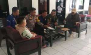 Wujudkan Kamtibmas, Bhabinkamtibmas Polsek Cisarua Sambangi Warga Desa Cibeureum.