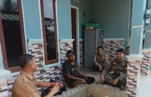 Pererat Sinergi, Bhabinkamtibmas Polsek Parung Jalin Kedekatan dengan Warga Desa Binaan.