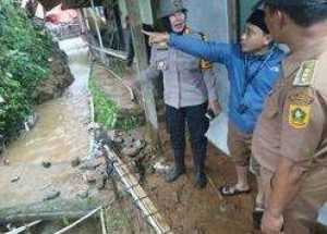 Polsek Megamendung Bersama Stake Holder Terkait Tanggapi Cepat Peristiwa Korban Terbawa Hanyut Akibat Longsor