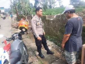 Bhabinkamtibmas Polsek Tamansari Ajak Warga Waspada Gangguan Kamtibmas Lewat Kegiatan Sambang