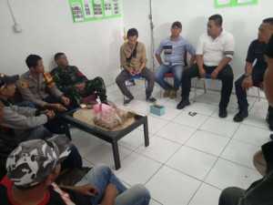 Sinergitas TNI-POLRI Di Cijeruk, Sambangi Warga dan Sampaikan Pesan Kamtibmas