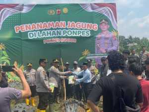 Polres Bogor Laksanakan Penanaman Jagung Hibrida di Lahan Pondok Pesantren, Dukung Ketahanan Pangan Nasional
