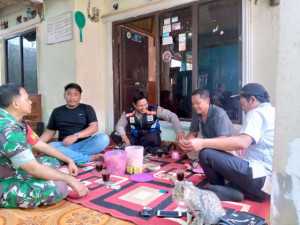 Sinergitas TNI-POLRI Polsek Cijeruk Sambangi Warga Cibalung untuk Perkuat Kamtibmas