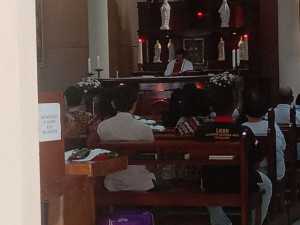 Cegah Gangguan Kamtibmas, Polsek Megamendung Amankan Ibadah di Gereja Yakobus Rasul