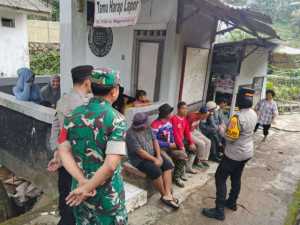 Tingkatkan Kesiapsiagaan, Kapolsek Megamendung Sosialisasi Bahaya Bencana di Desa Cipayung
