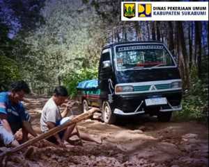 Warga Sukajaya Keluhkan Kerusakan Jalan Pabuaran Kalibunder, Puluhan Tahun Tak Tersentuh Perbaikan