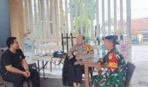 TNI-POLRI Bersinergi, Bhabinkamtibmas Parung dan Babinsa Jalin Kedekatan dengan Warga