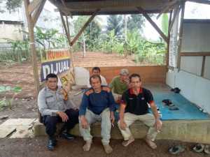 Bhabinkamtibmas Polsek Ciawi Aktif Sambang Tokoh dan Warga untuk Menjaga Harkamtibmas di Desa Bitungsari