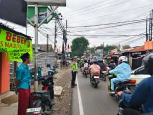 Pengaturan Lalu Lintas Pagi oleh Polsek Ciampea, Upaya Preventif untuk Kamseltibcarlantas yang Kondusif