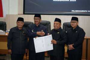 DPRD dan Pemerintah Kabupaten Sukabumi Sepakati APBD Perubahan 2025 Senilai Rp 4,67 Triliun