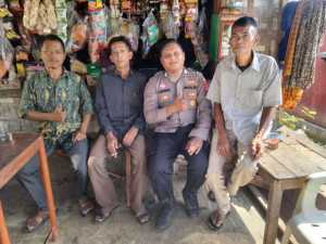 Bhabinkamtibmas Polsek Leuwiliang Sambang Warga, Tingkatkan Partisipasi Aktif Masyarakat dalam Menjaga Keamanan