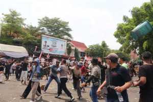 Tepis Isu yang Beredar, Polda Jateng Pastikan tak Ada yang Tewas dalam Demo di Pati
