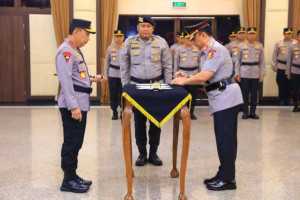 Jelang HUT RI ke-80, Kapolri Listyo Sigit Lantik Komjen Dedi Prasetyo Jadi Wakapolri