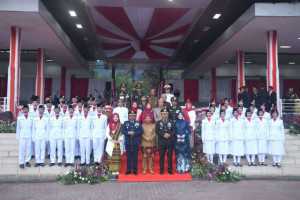 Upacara Penurunan Bendera Merah Putih HUT ke-80 RI di Kabupaten Sukabumi Berlangsung Khidmat
