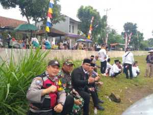 Patroli Sambang Tokoh Masyarakat, TNI-POLRI Perkuat Keamanan Desa Cimande Hilir