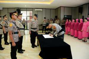 Kapolres Bogor Pimpin Upacara Sertijab Tiga Kapolsek Jajaran Polres Bogor