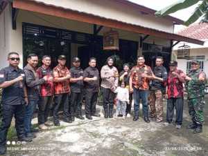 Kapolsek Dramaga Laksanakan Program Jumat Curhat Door To Door, Dengarkan Aduan Keluh Kesah Terkait Harkamtibmas.