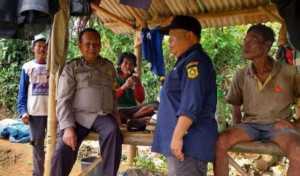 Polsek Rumpin, Bhabinkamtibmas Desa Mekarsari Sambangi Warga, Sampaikan Imbauan Kamtibmas