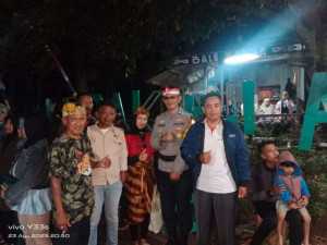 Bhabinkamtibmas Polsek Ciawi Hadiri Pentas Seni HUT RI ke-80 di Desa Bendungan